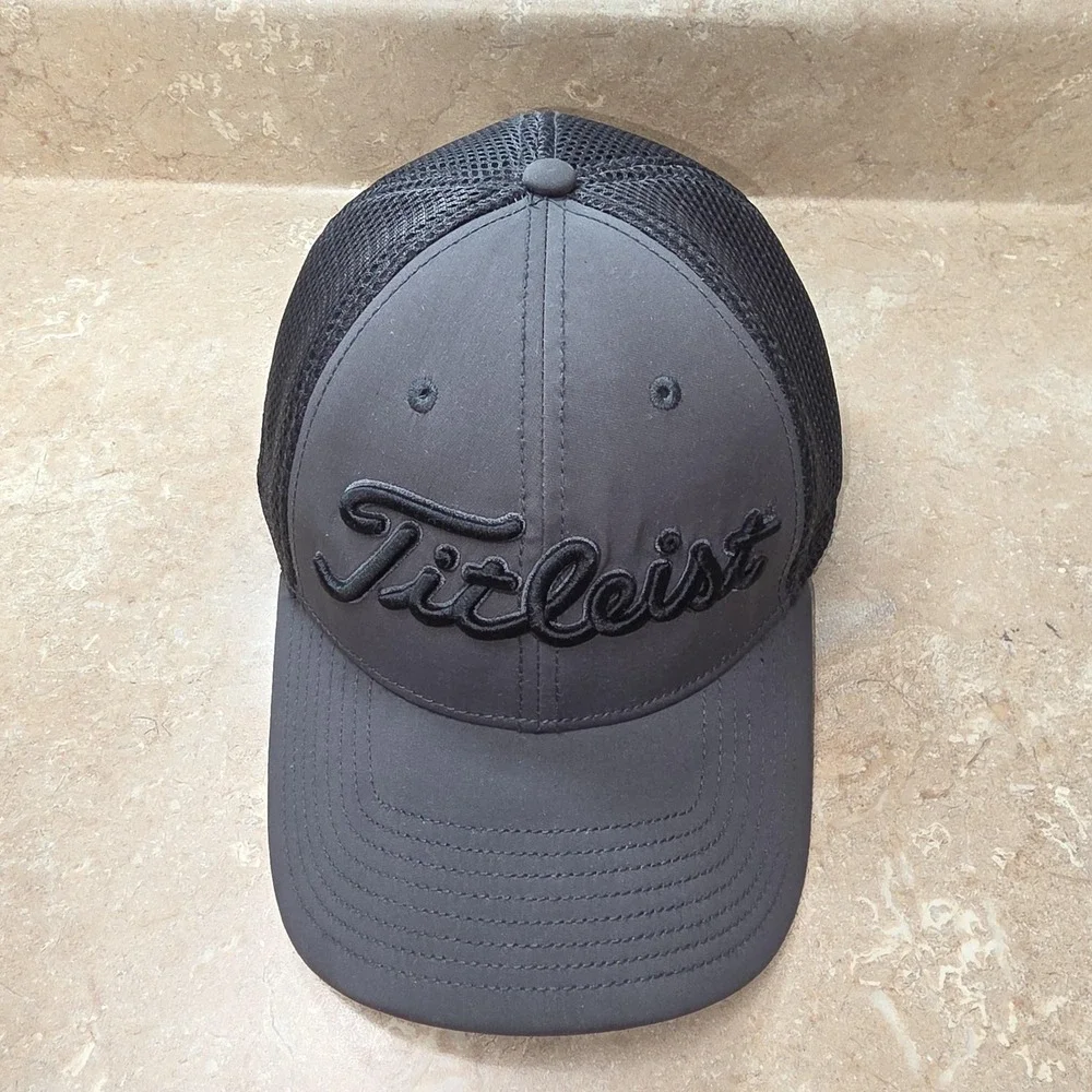Titleist Hat Cap‎ Fitted Mens L Gray Mesh Trucker Golf Breathable Sports Logo